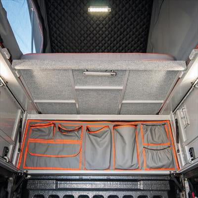 Canvas Taschensystem wurde an dem Front Panel im ModCAP befestigt. So entsteht ein weiterer von innen zugänglicher Stauraum.