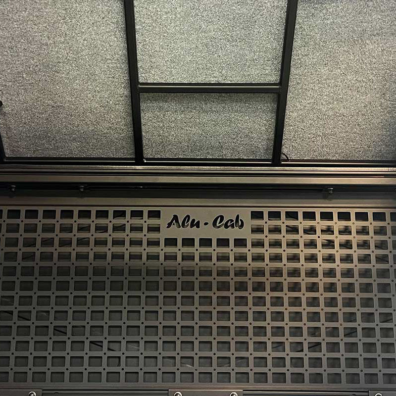 Molleplatte für das Front Panel im Inneren des ModCAP´s