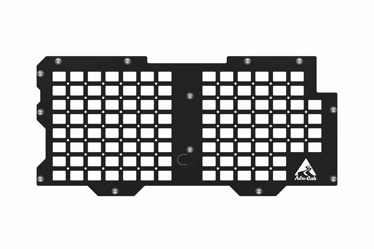 Produktfoto von der Alu-Cab Molleplatte für oberhalb der Hecktür bei ModCAP´s für Doppel- & Extrakabine