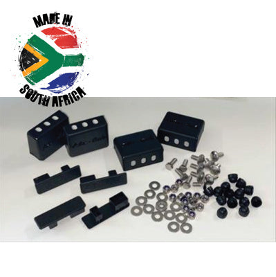 Einzelteile der Füße für den Alu-Cab Querträger 60mm in Schwarz.